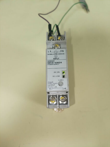 Omron S8VS-03024 power supply direct panel mounting din rail 100/240VAC 24VDC