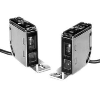 Sensore fotoelettrico Cilindrico Omron, a diffusione, rilevamento 50 mm → 250 mm, uscita PNP