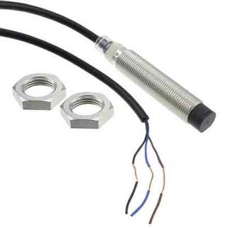 Sensore di prossimità Cilindro filettato Omron, M12, rilevamento 8 mm, 10 → 30 V c.c.